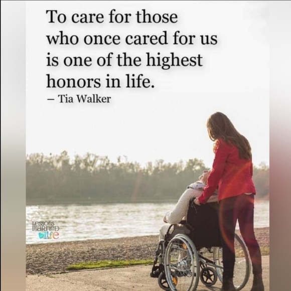 ⚜️ Hand- Made Embroidered WALL HANGING  17” X 17” - Picture 16 of 16